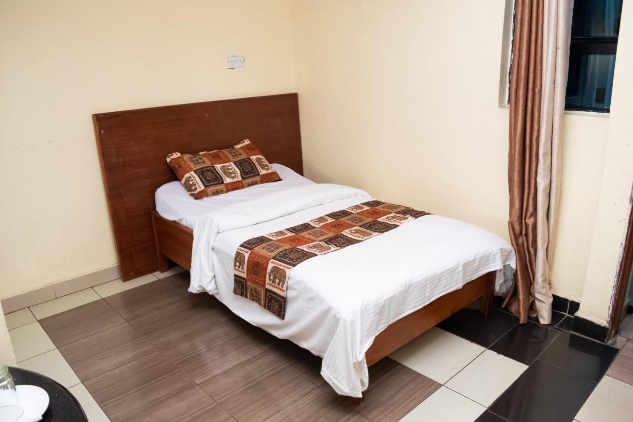 Ngara Riverside Lodge Nairobi Buitenkant foto