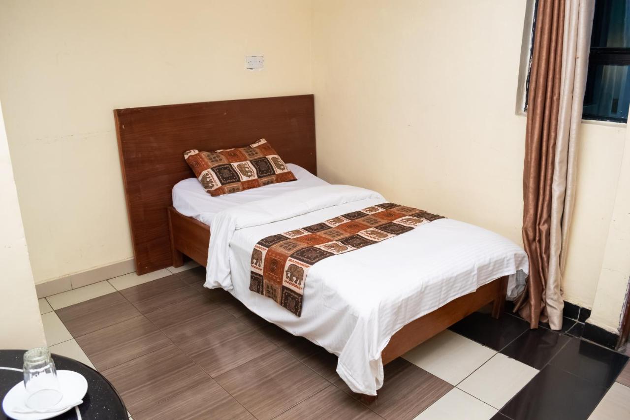 Ngara Riverside Lodge Nairobi Buitenkant foto