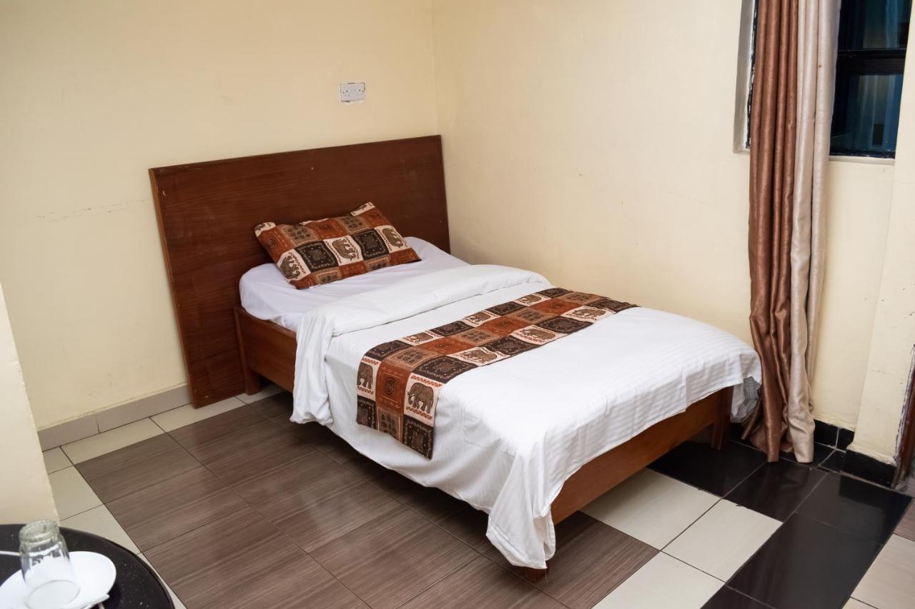 Ngara Riverside Lodge Nairobi Buitenkant foto