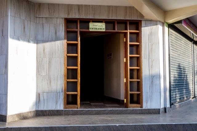 Ngara Riverside Lodge Nairobi Buitenkant foto